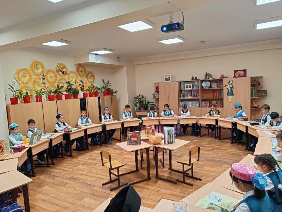В учебных заведениях Астаны реализуется проект "8 минут чтения" В учебных заведениях Астаны реализуется проект "8 минут чтения"