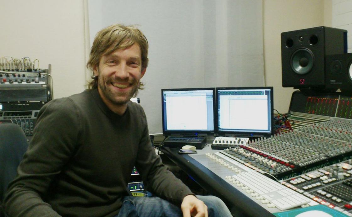 Создатель саундтрека к "Бригаде" разбился о скалы в Австралии