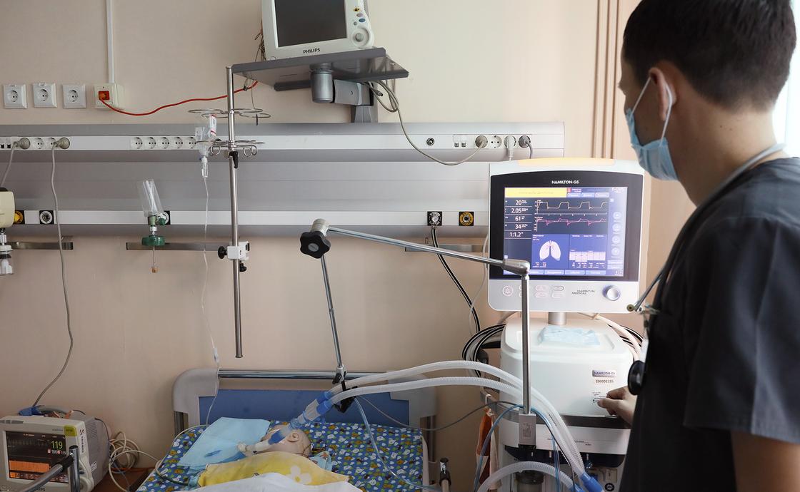 "Думали, останется инвалидом": врач рассказал об уникальных операциях детям в Алматы
