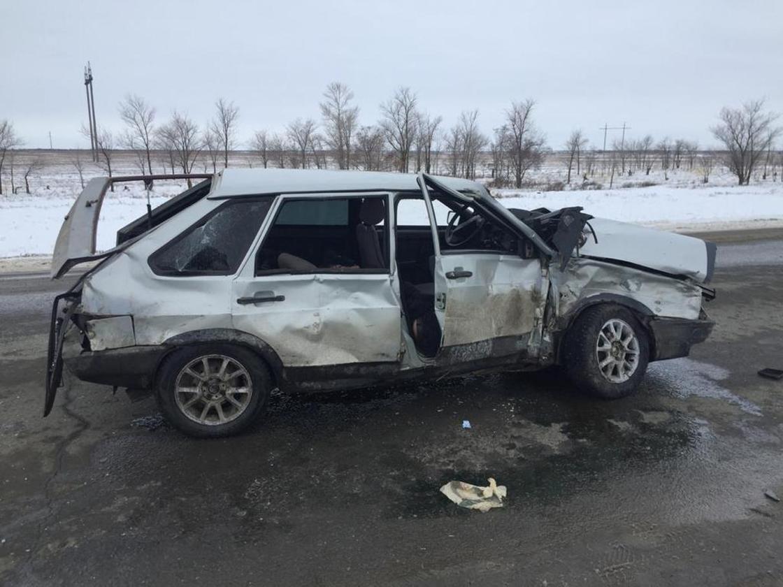 Два человека погибли в ДТП в ЗКО: одно из авто с российскими номерами (фото)