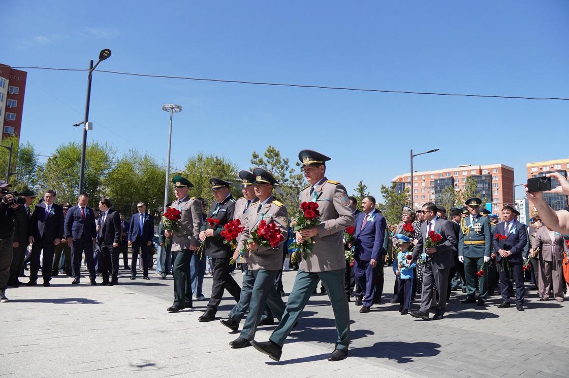 Возложение цветов Возложение цветов