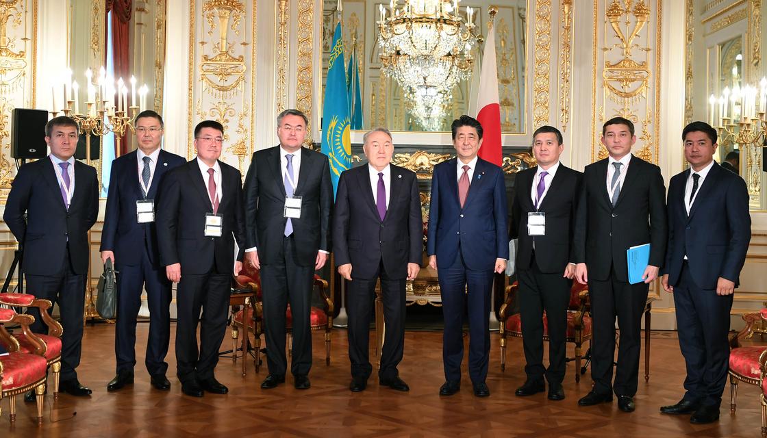 Назарбаев встретился с премьер-министром Японии