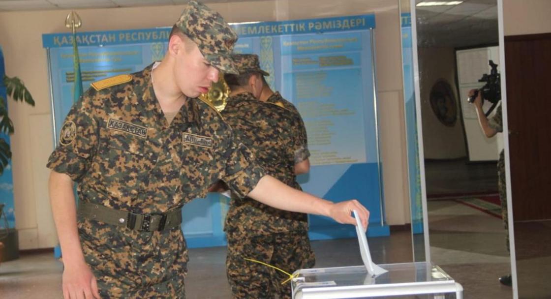 Акиму ВКО предложили принять участие в селфи-акции на выборах (фото)