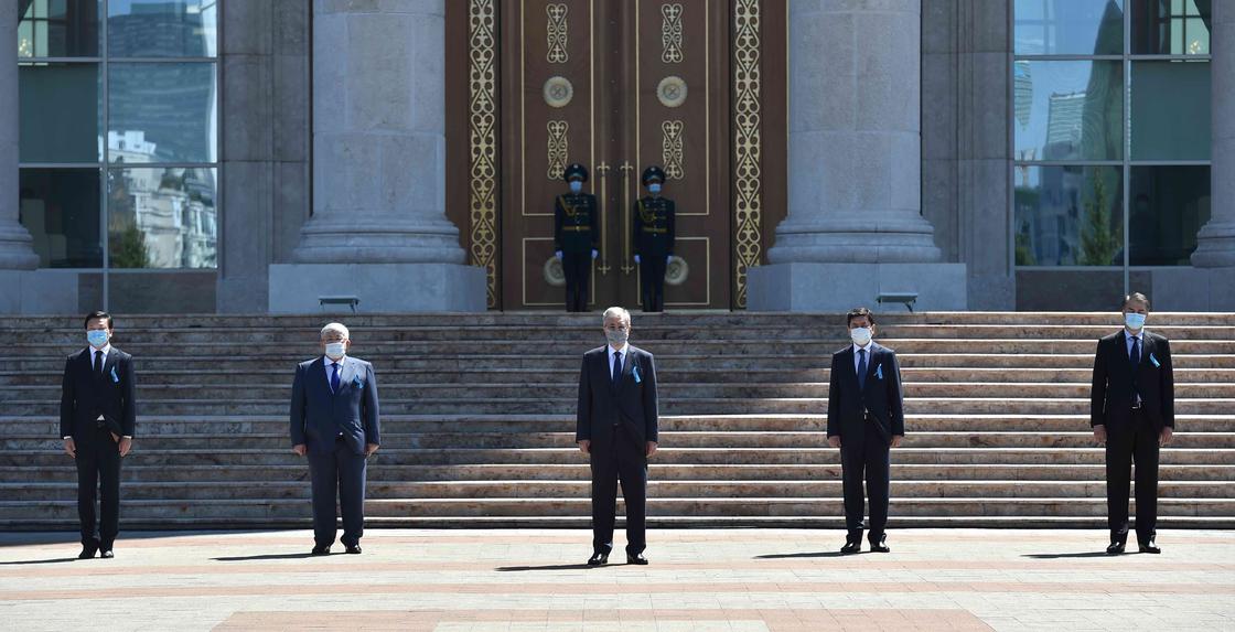 Траурная церемония в память о жертвах КВИ прошла в Казахстане (видео)