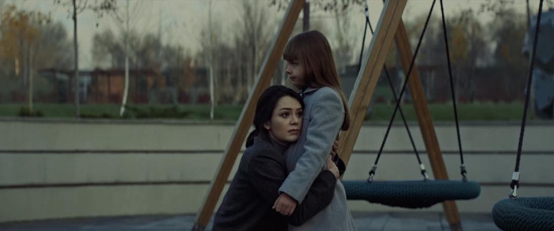 Кадр из фильма «Она» (2017)