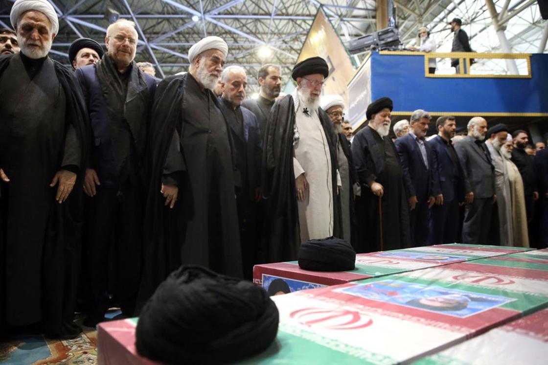Официальные лица на похоронах президента Ирана