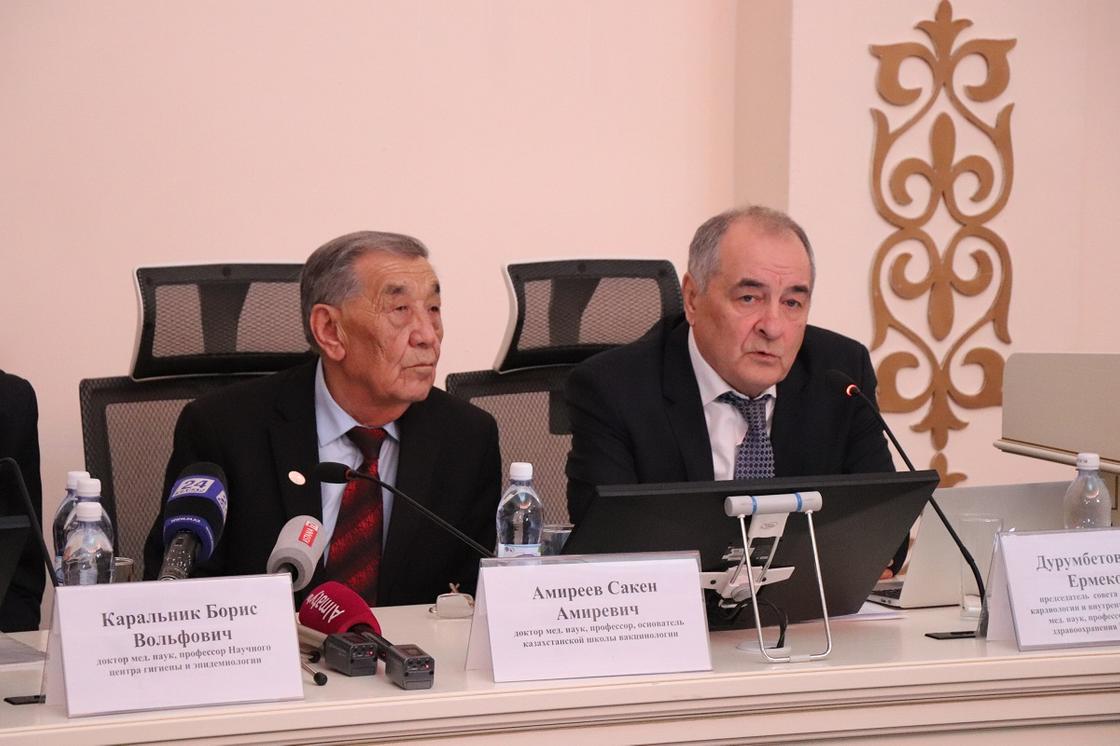 Алматинские врачи призвали казахстанцев не отказываться от вакцинации детей