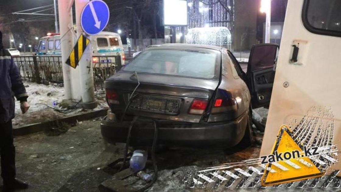 Смертельное ДТП произошло в центре Алматы (фото, видео)