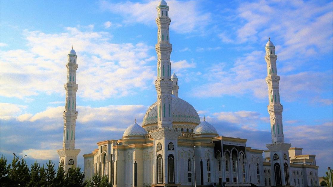 Минарет с четырьмя башнями Минарет с четырьмя башнями