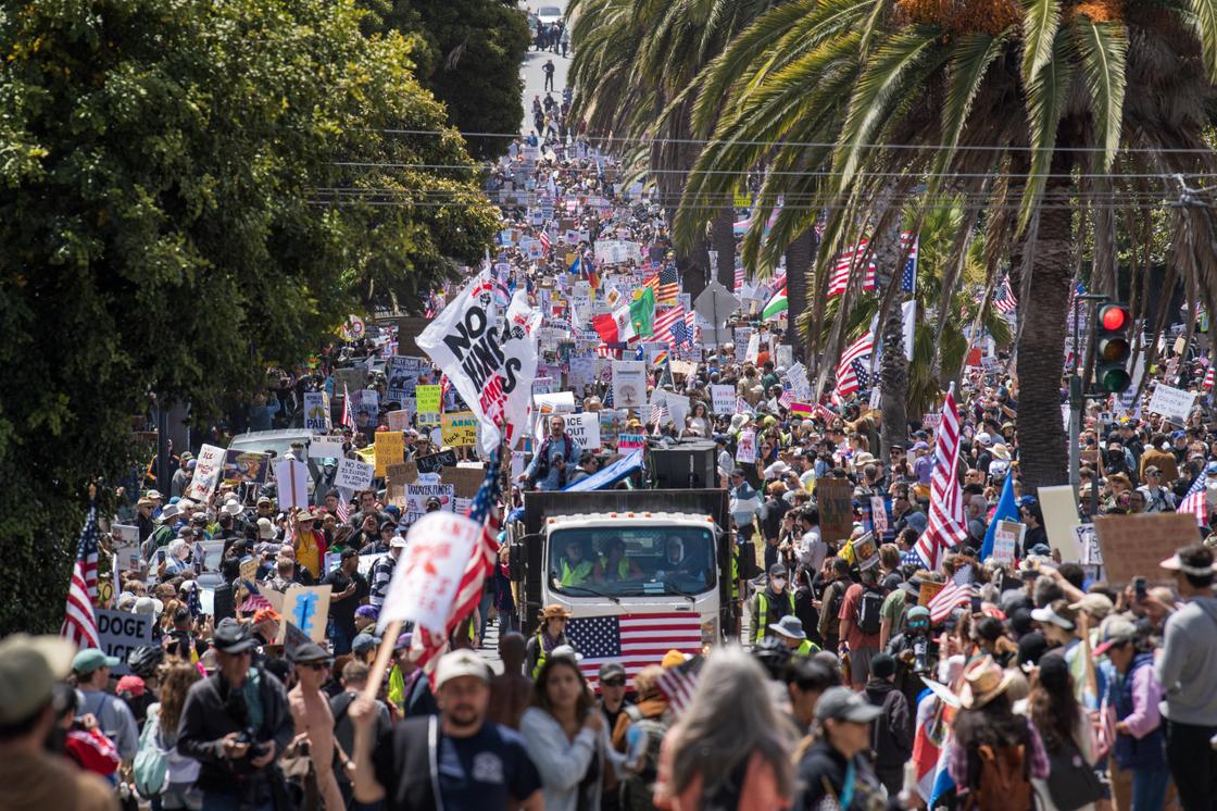 Митинг против политики Дональда Трампа Митинг против политики Дональда Трампа