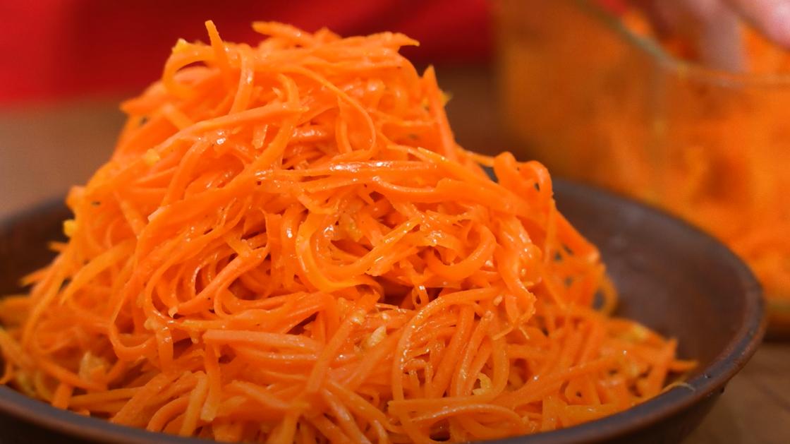 Натертая морковь по-корейски