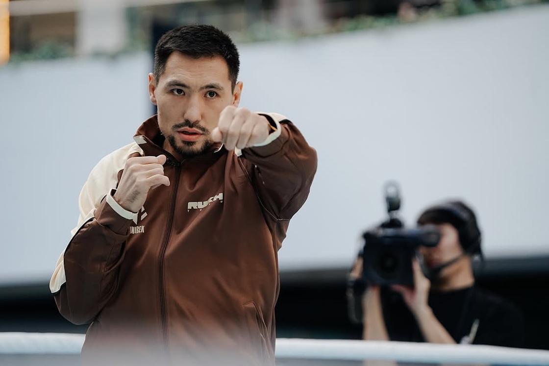 Казахстанский боксер Жанибек Алимханулы