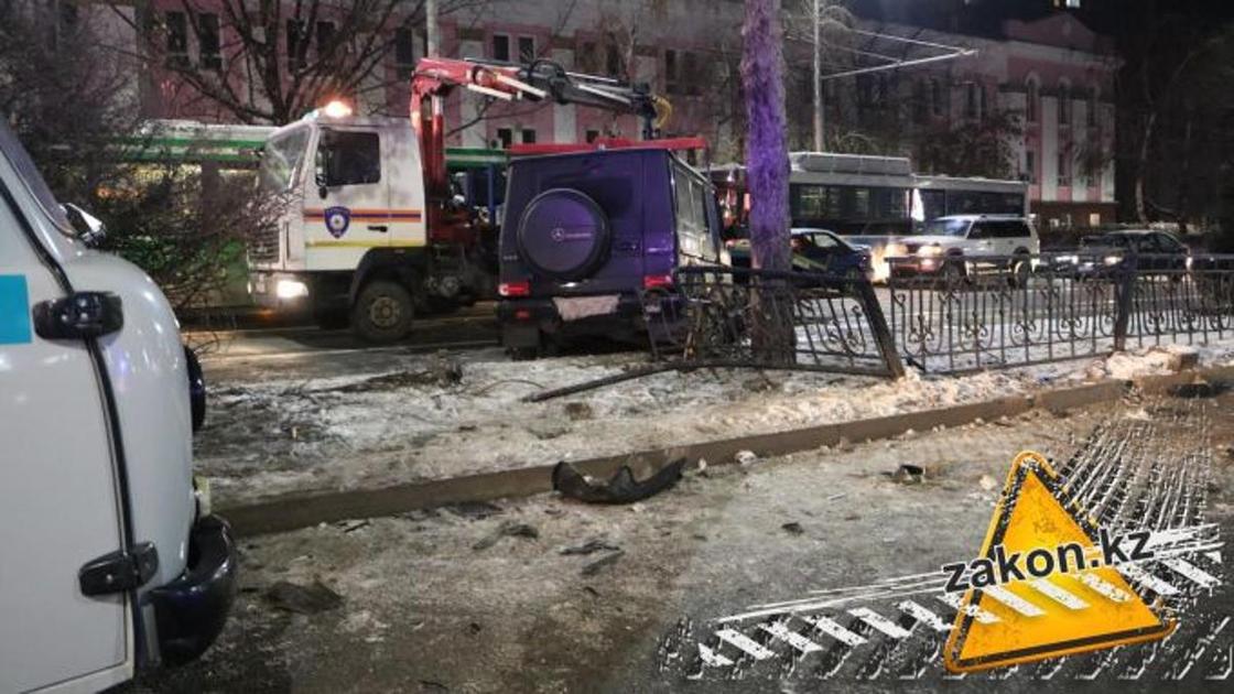Смертельное ДТП произошло в центре Алматы (фото, видео)