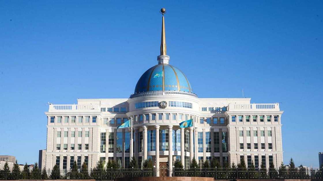Токаев за три месяца поменял трех глав своей администрации