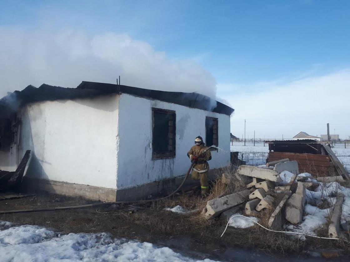 Два ребенка умерли в пожаре в Алматинской области