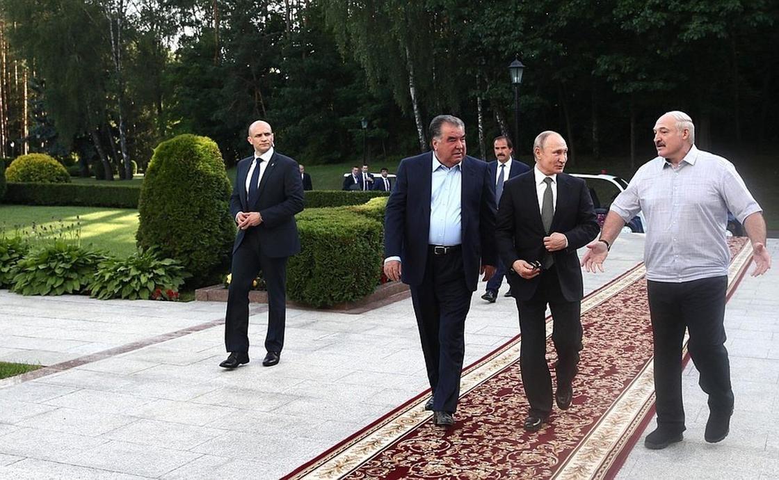 Путин и Рахмон заехали к Лукашенко на чай