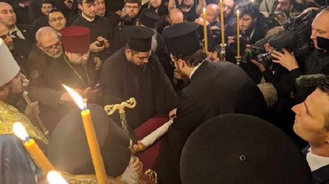 В Стамбуле подписали томос об автокефалии украинской церкви