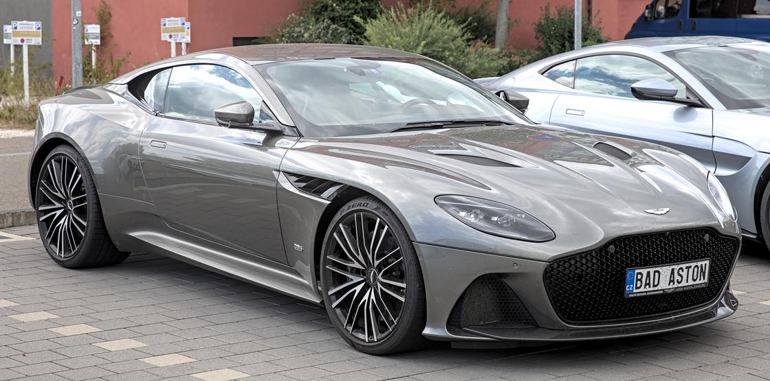 Автомобиль Aston Martin DBS Superleggera