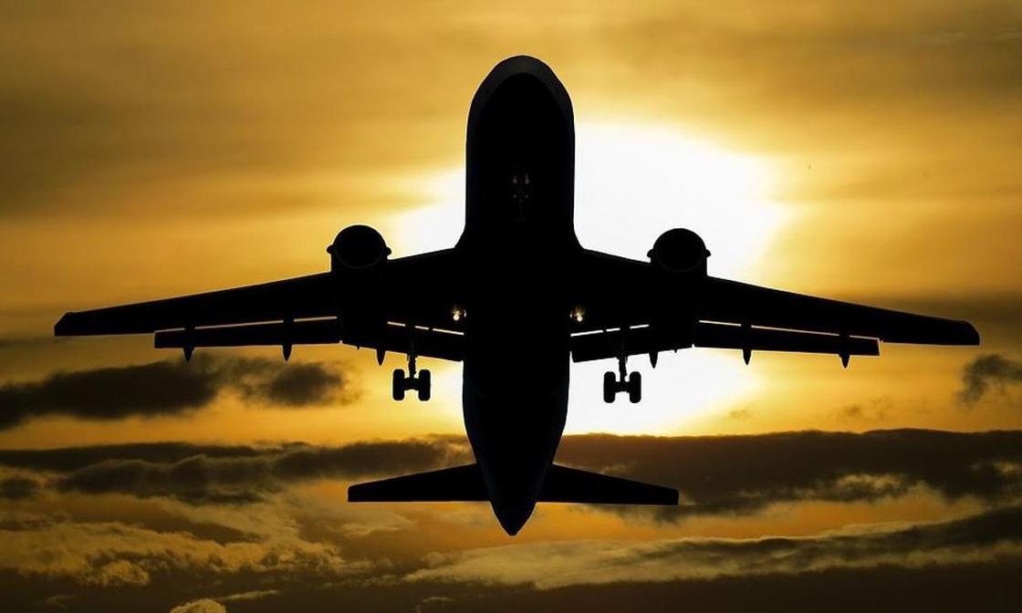 Стала известна причина экстренной посадки самолета в Атырау