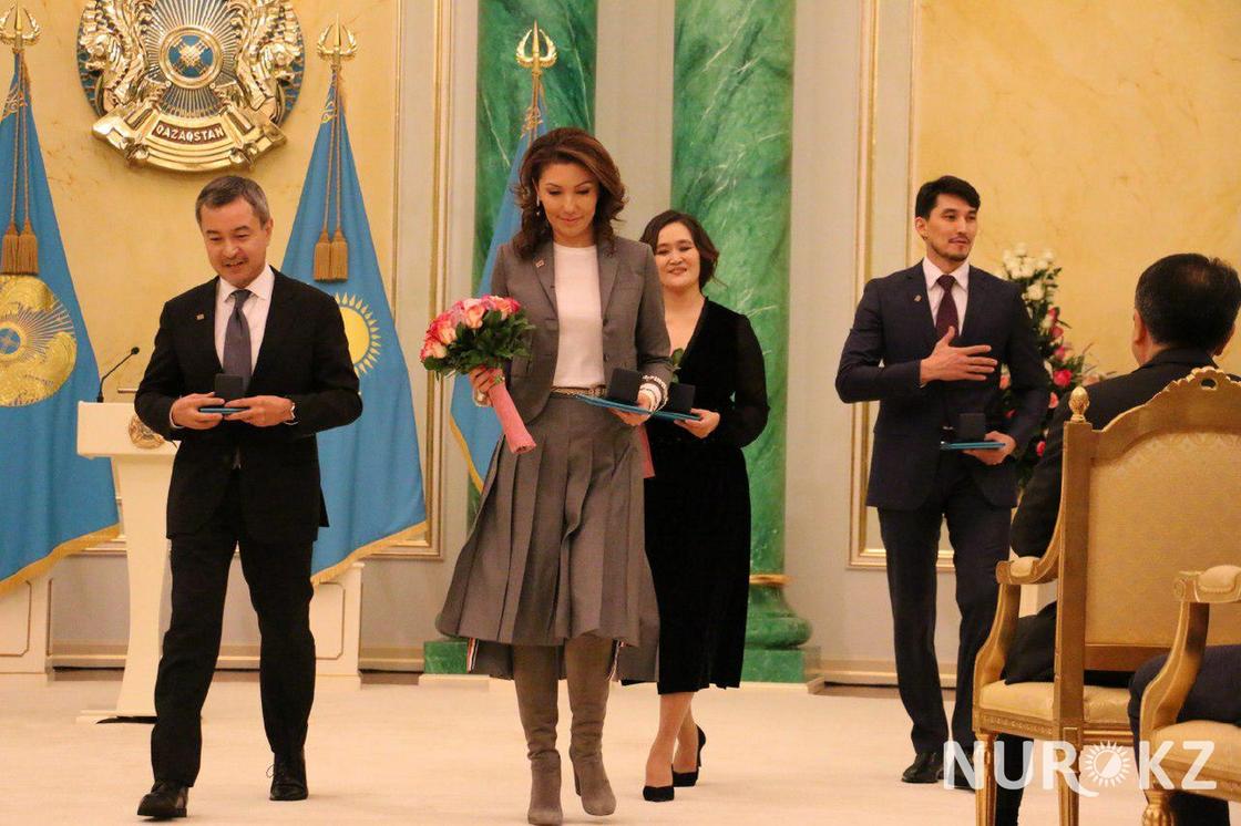 Президент Казахстана вручил премию Алие Назарбаевой (фото)