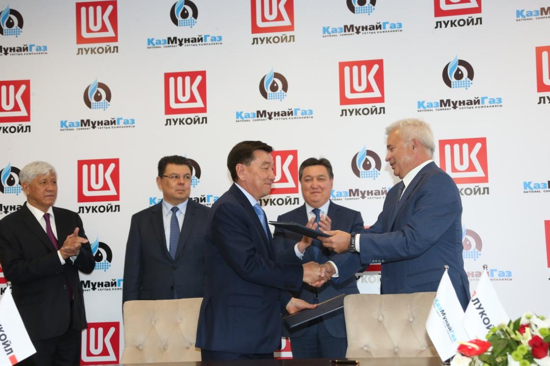 Нефтяной гигант "Лукоил" открыл суперсовременный завод в Алматинской области