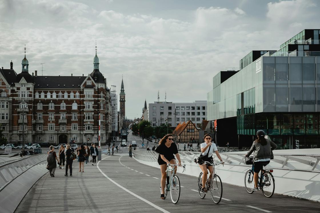 Велосипедисты и пешеходы в Дании