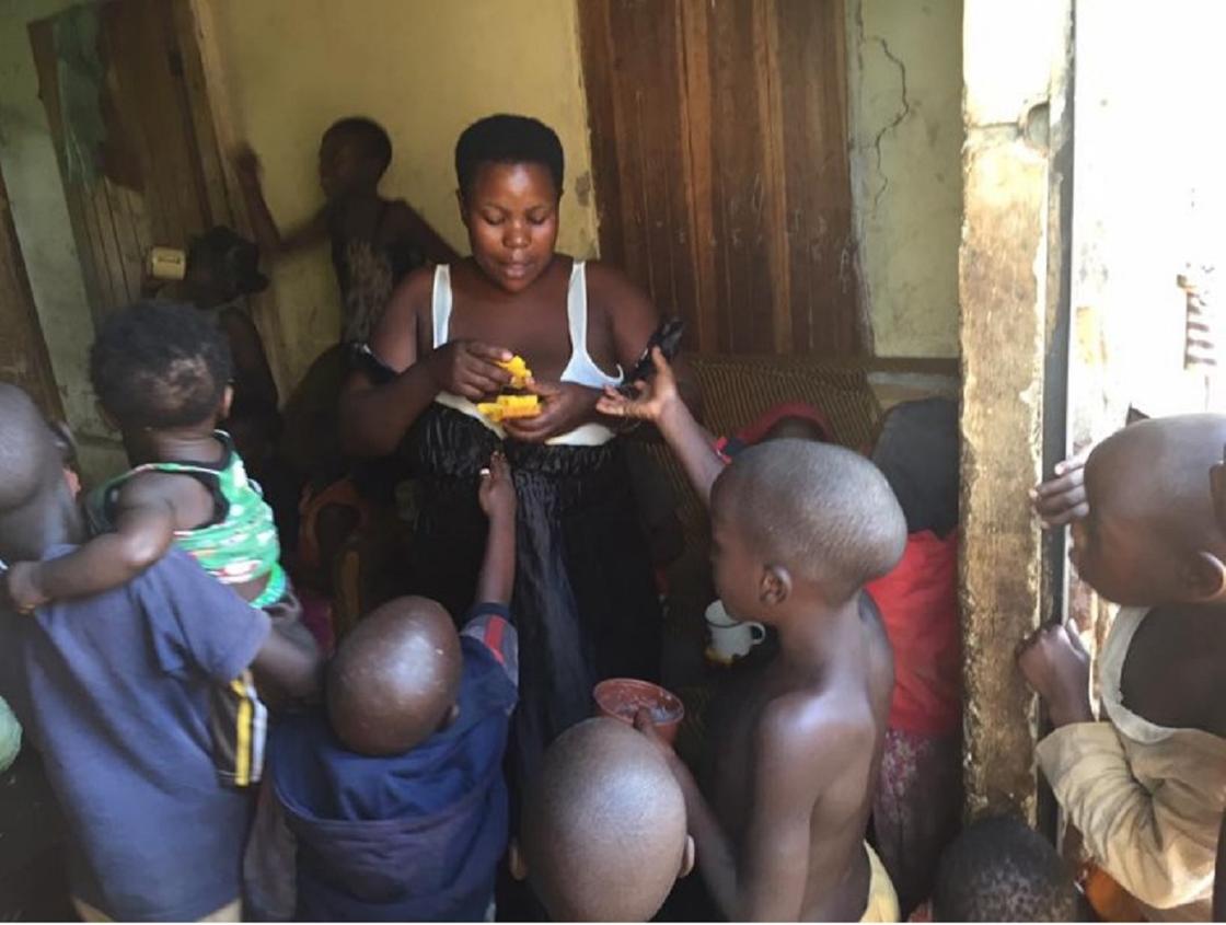 39 жасында 38 баланы дүниеге әкелген угандалық жалғызбасты әйел