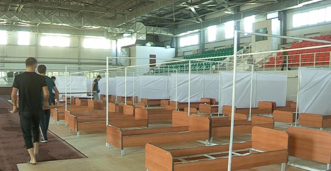 Спортивный центр переоборудовали под стационар для больных в Шымкенте
