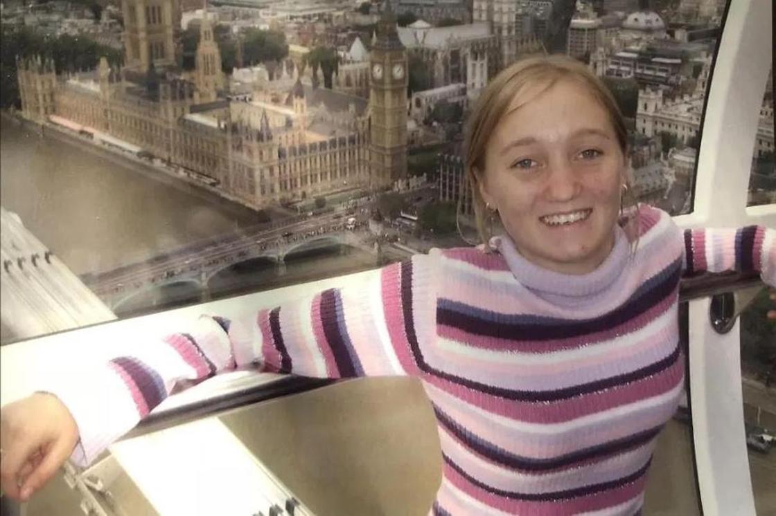 Эффект Бенджамина Баттона: 31-летняя британка «стареет наоборот» и выглядит моложе, чем в 15 Эффект Бенджамина Баттона: 31-летняя британка «стареет наоборот» и выглядит моложе, чем в 15