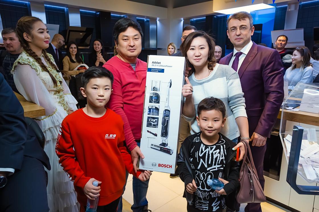 В Алматы открылся флагманский магазин Bosch.
