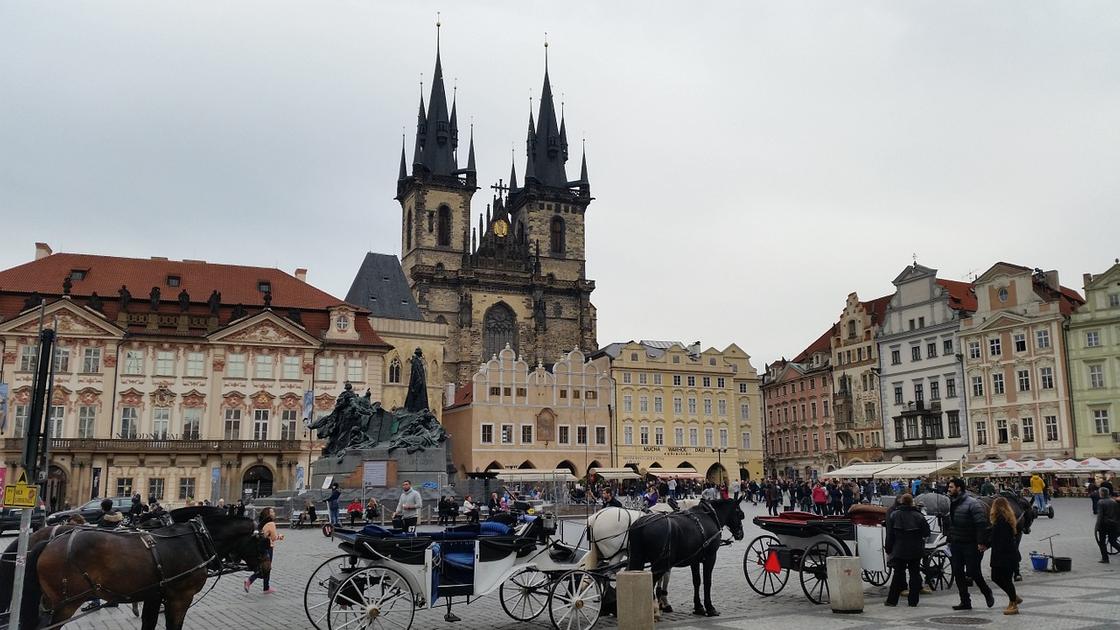 Астрономические часы и водяной под мостом: что посмотреть в Праге