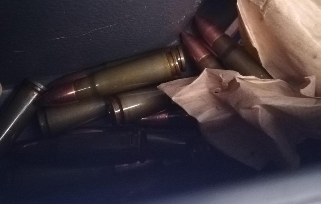 Казахстанку с боеприпасами за рулем внедорожника задержали на границе Казахстанку с боеприпасами за рулем внедорожника задержали на границе
