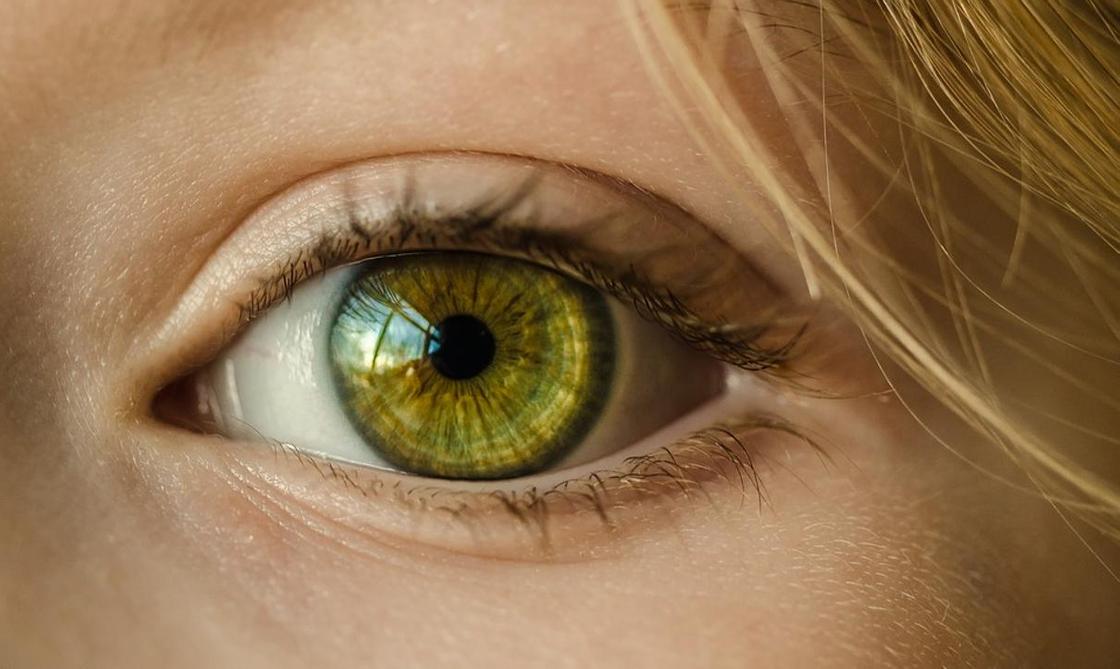 Невролог рассказал, о каких болезнях предупреждает "дергающийся" глаз