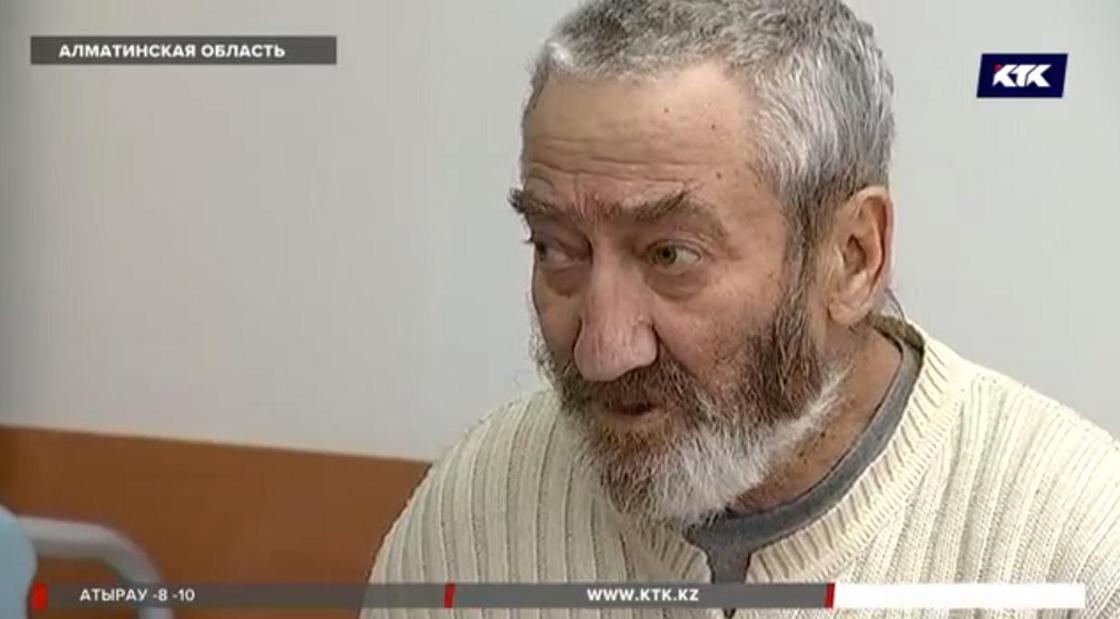 Врачи Алматинской области почти месяц разыскивают родных пенсионера