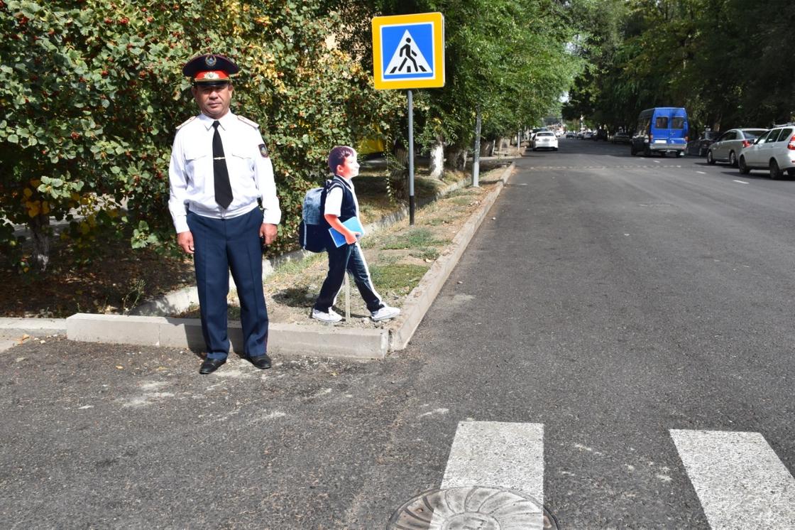 Полицейские машины-призраки появились на трассах в Алматинской области