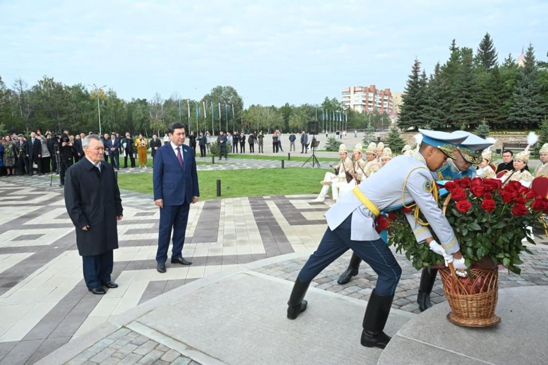 Возложение цветов