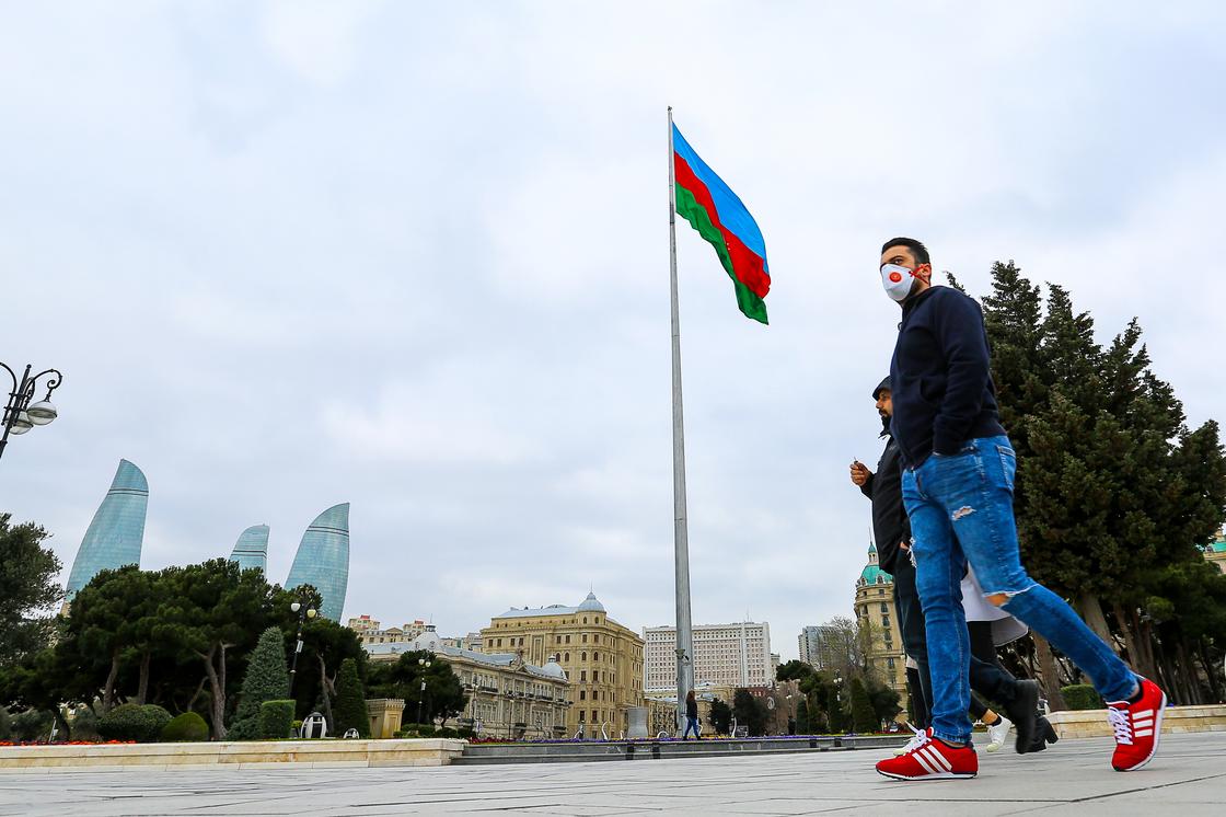 Азербайджанцы массово захотели пойти в армию на фоне конфликта с Арменией