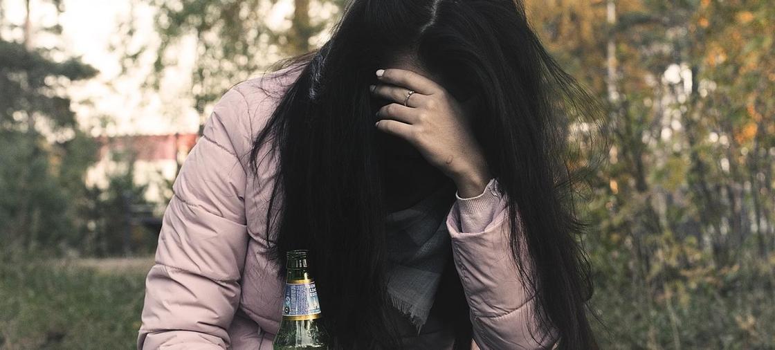 Пьющая жена - горе в семье: почему женщины легко сдаются алкоголю Пьющая жена - горе в семье: почему женщины легко сдаются алкоголю