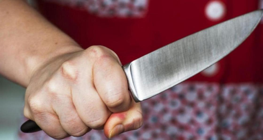 Жительница Жезказгана ударила ножом сожителя, который обвинил ее в измене