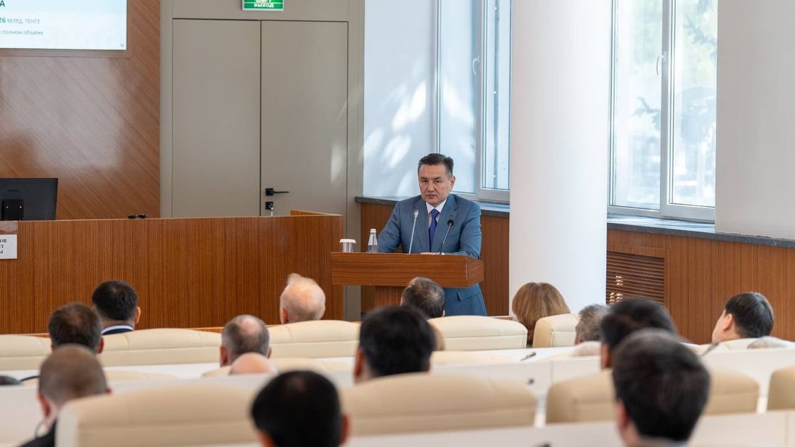 Сессия областного маслихата во главе с Нурымбетом Сактагановым