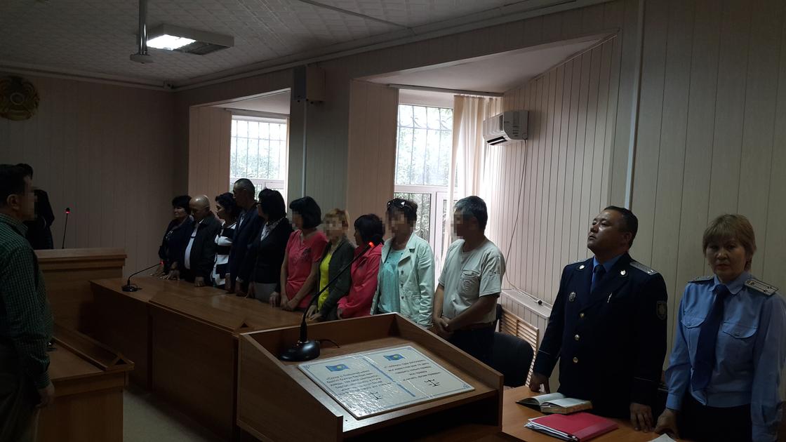 Присяжные признали виновными в убийстве шахтера четверых жителей Карагандинской области