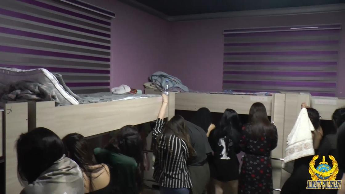 Притон с иностранными проститутками в массажной студии "накрыли" в Алматы (видео)
