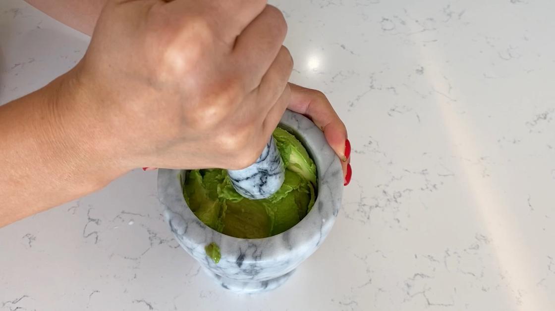 Avocado pulp, crushed with a pestle