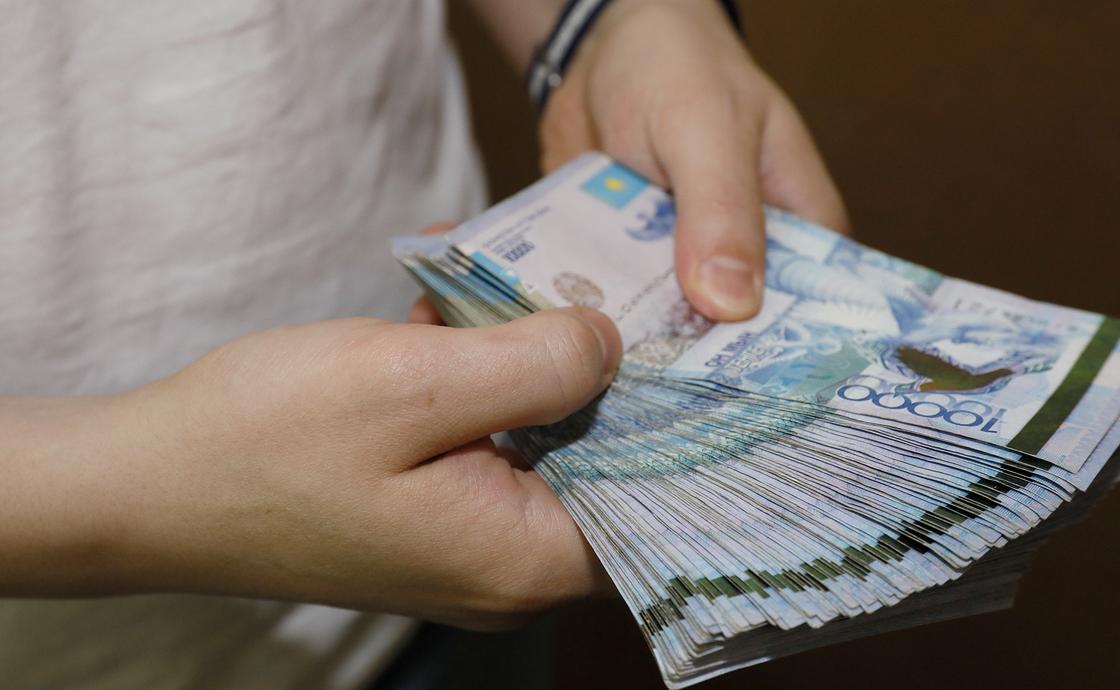 Сколько реально будут получать 35 и 41-летние казахстанцы на пенсии, подсчитали СМИ