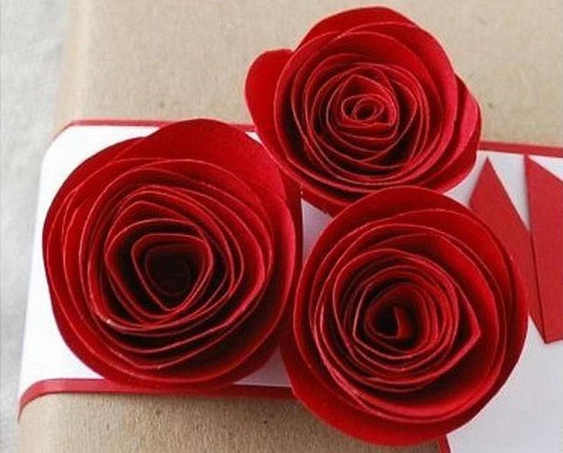 Розы из тонкого картона