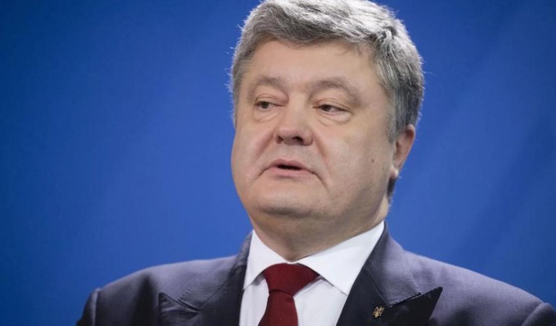 Избирательница отказалась целоваться с Петром Порошенко (видео) Избирательница отказалась целоваться с Петром Порошенко (видео)