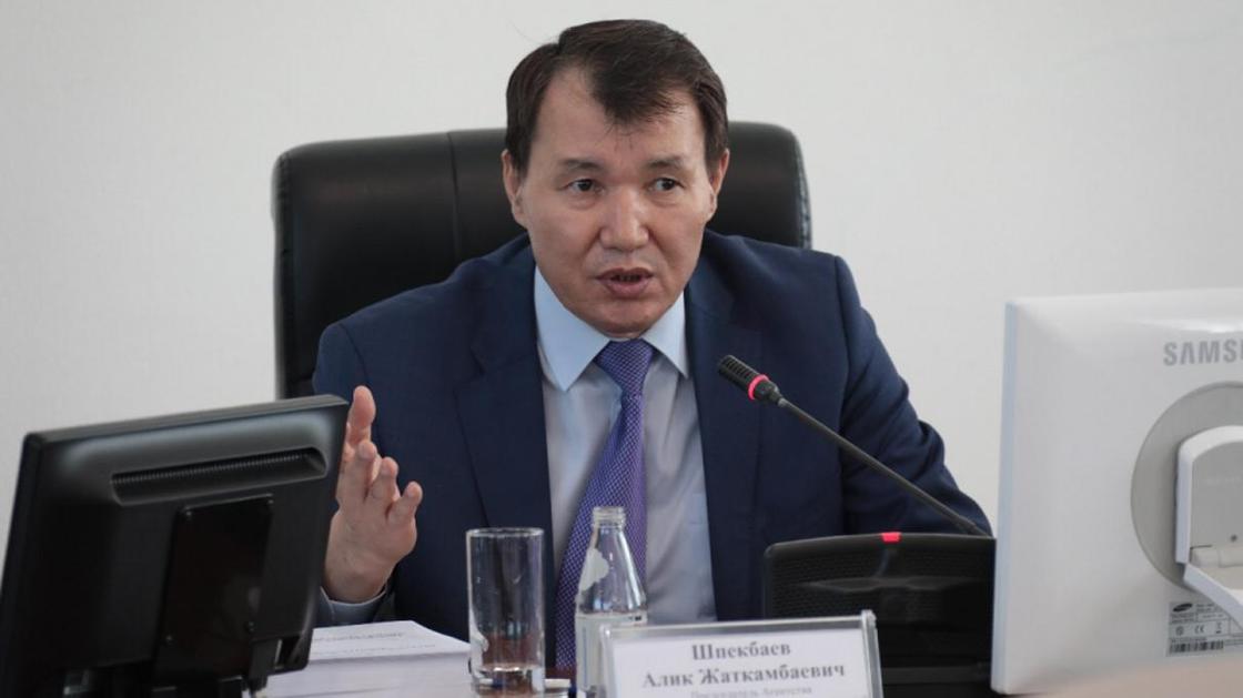 Шпекбаев рассказал про предателей в его ведомстве Шпекбаев рассказал про предателей в его ведомстве