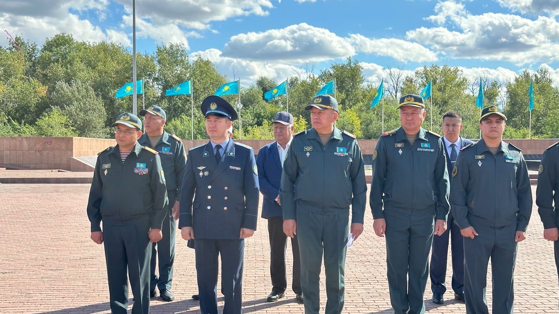 Оралда 20 бозбала абыройлы борышын өтеуге аттанды