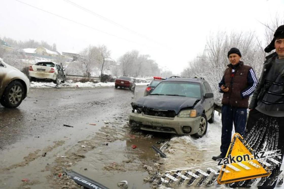 Массовое ДТП произошло на трассе Алматы-Бишкек (фото)