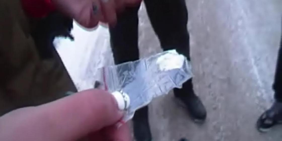 Поставку ЛСД, экстези и спайсов из Европы пресекли в Павлодаре (видео) Поставку ЛСД, экстези и спайсов из Европы пресекли в Павлодаре (видео)